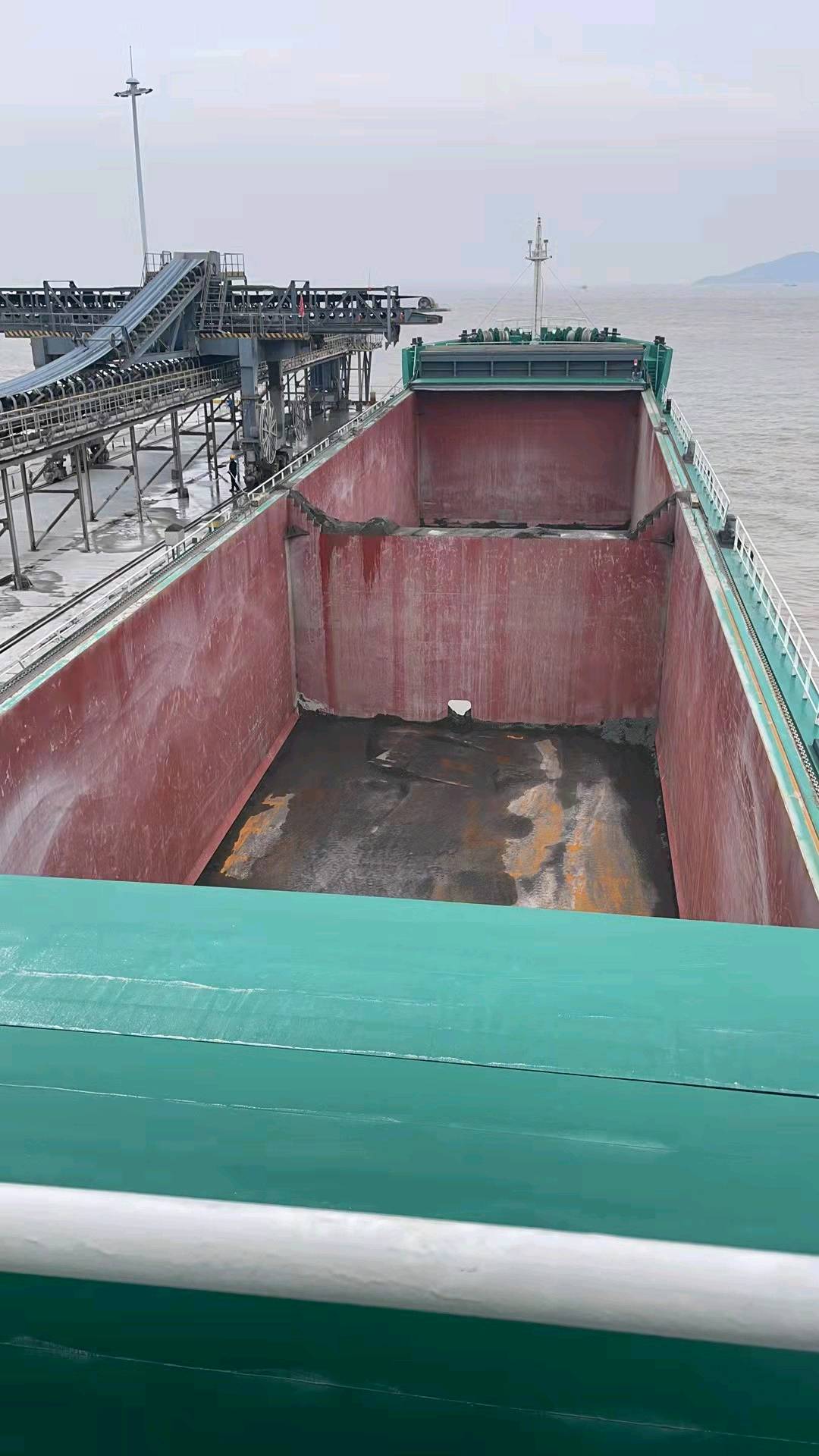 出售沿海7600吨散货船