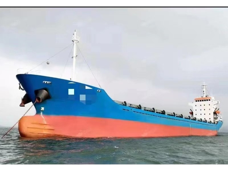 出售编号580 07年6400吨集装箱船