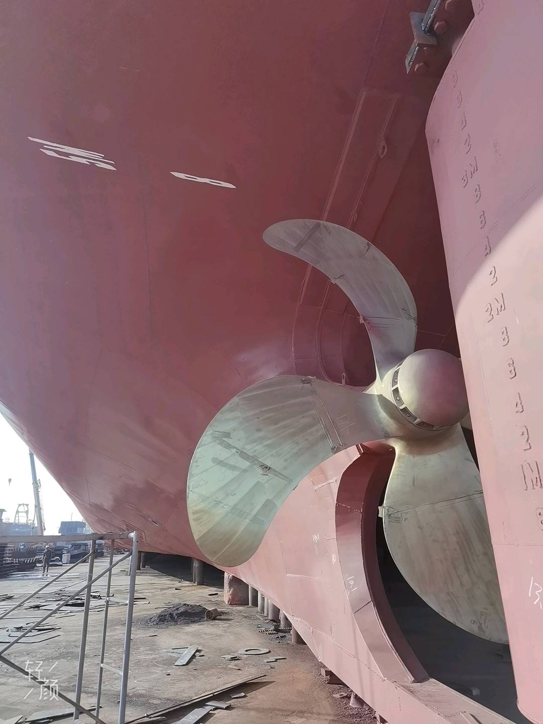 出租/出售： 高品质23000吨CCS近海甲板驳船