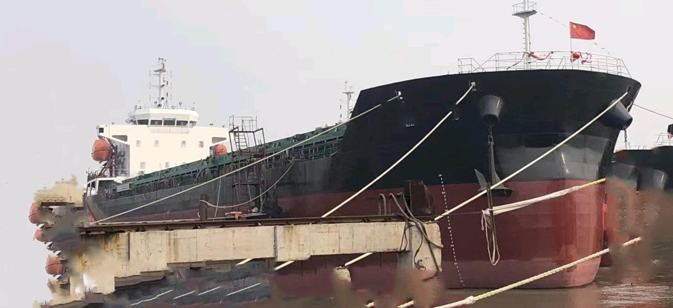 出售2022年江苏造7500吨双壳散货船