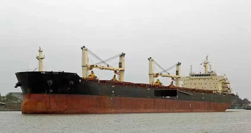 出售编号718 11年56620吨散货船