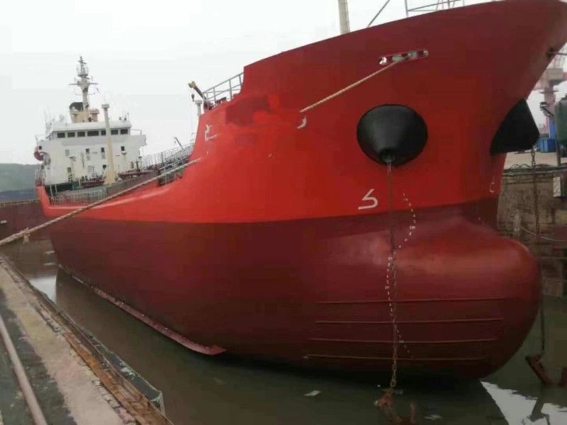 出售2001年造4800吨近海双底双壳一级油船