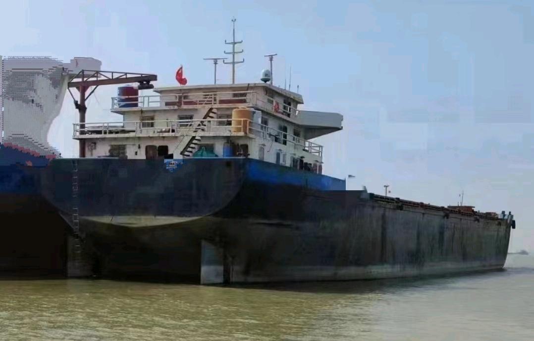 出售11400吨内河散货船