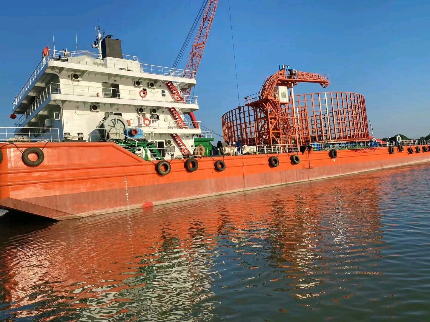 现船出售：现船铺缆船 主尺度79米铺缆船