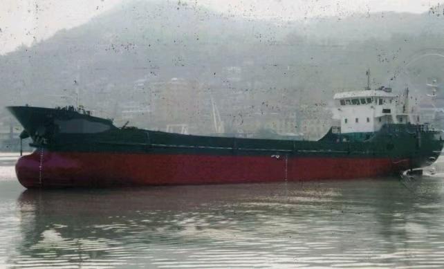 价格便宜出售05年1080吨在航干货船CCS船级社，