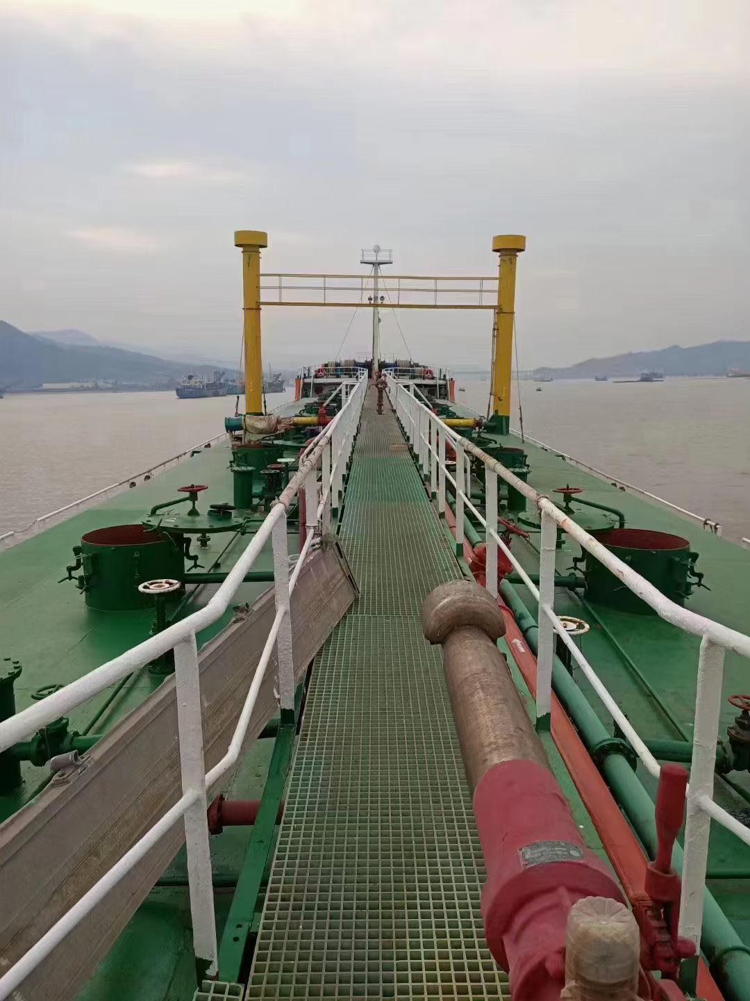 低价出售4660吨双壳油船