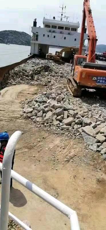 后驾驶甲板驳船