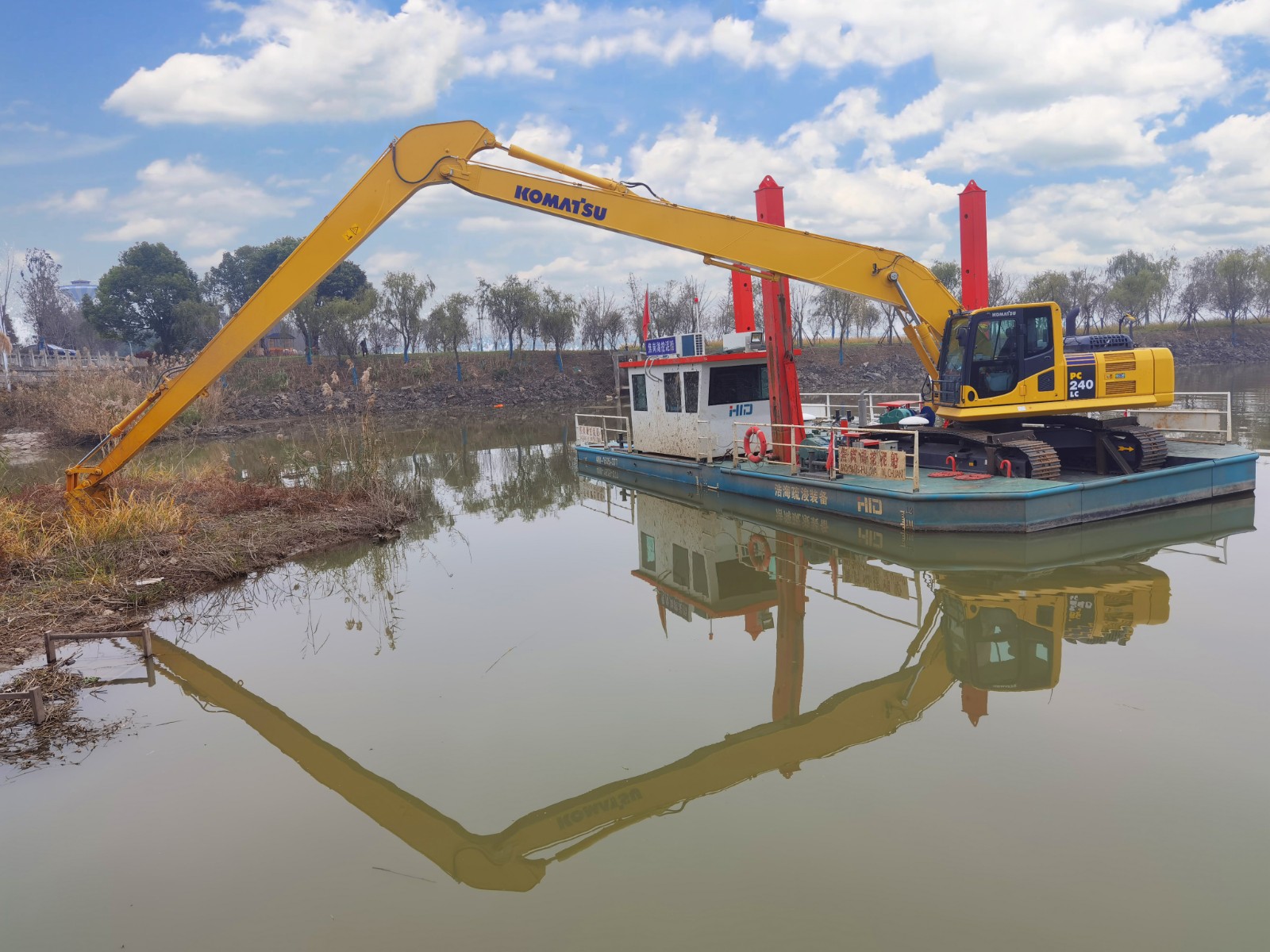 平台式挖泥船-焦岗湖挖泥船