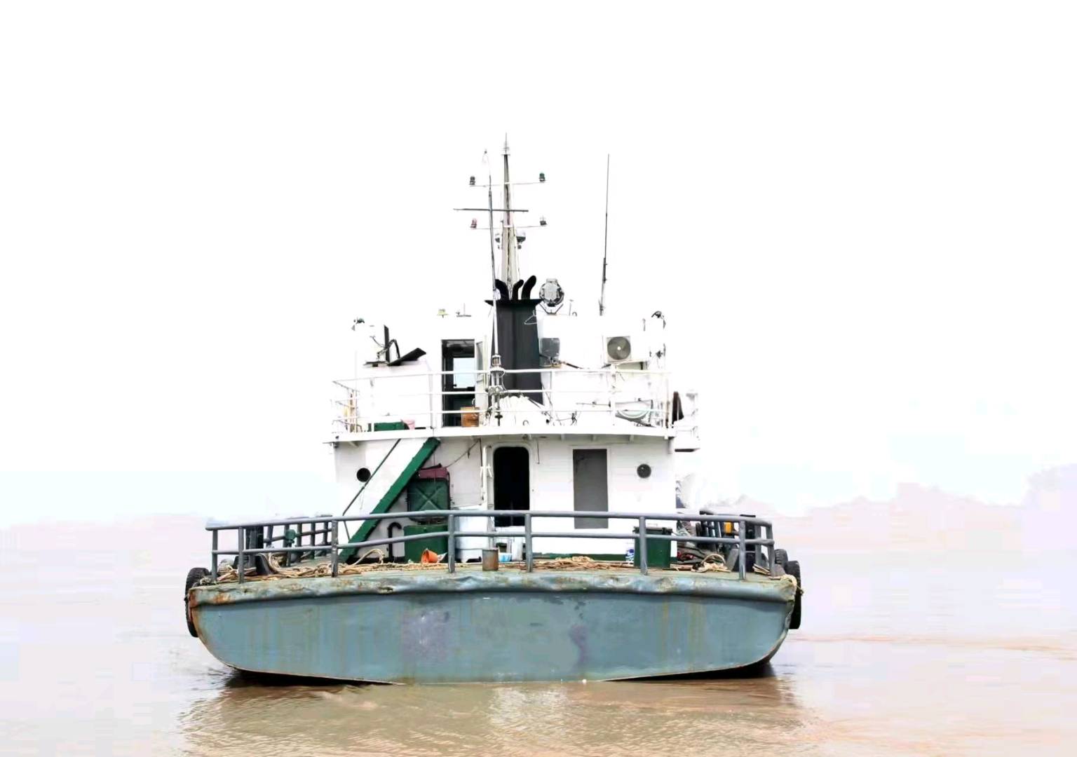 出售700马力沿海起锚艇