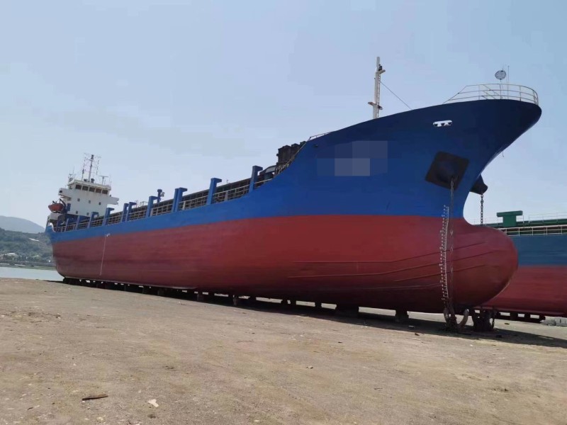 出售2004年造4400吨近海双底双壳多用途船