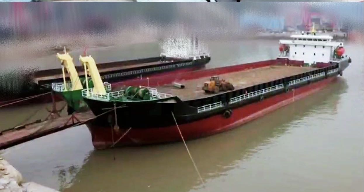 船东委托降价出售7800吨甲板货船