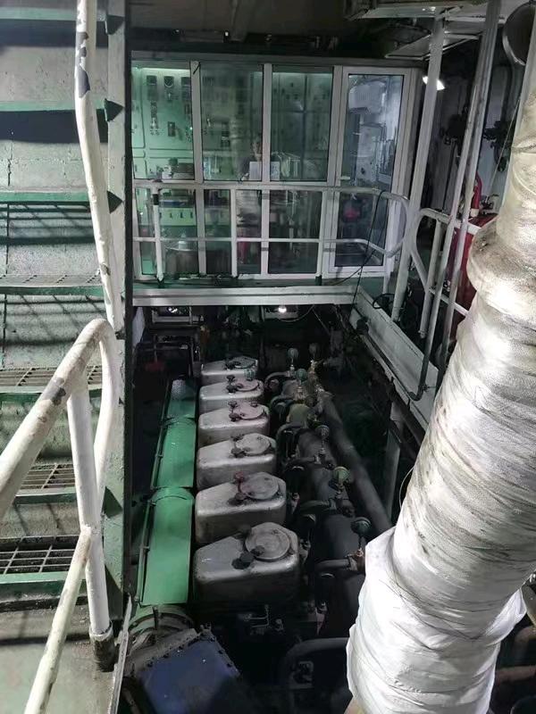 出信3300吨货船