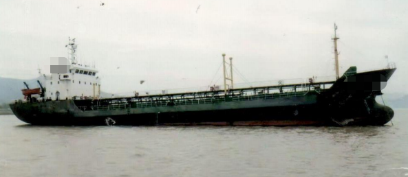 出售2005年造2000吨近海双底双壳一级油船