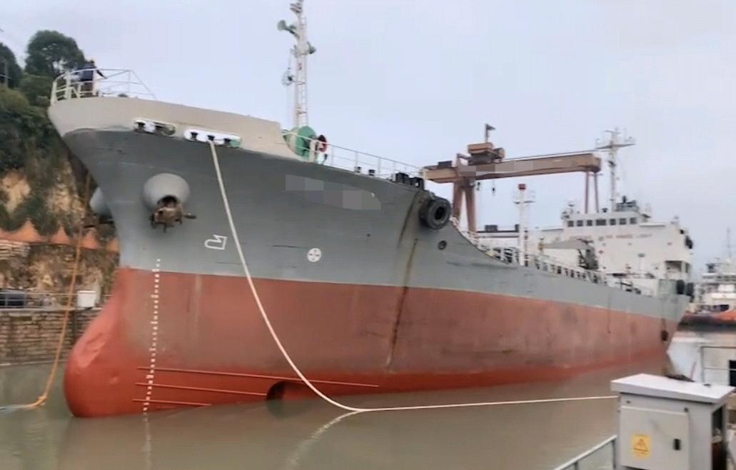 出售4700吨方便旗油轮： 1987年日本建造