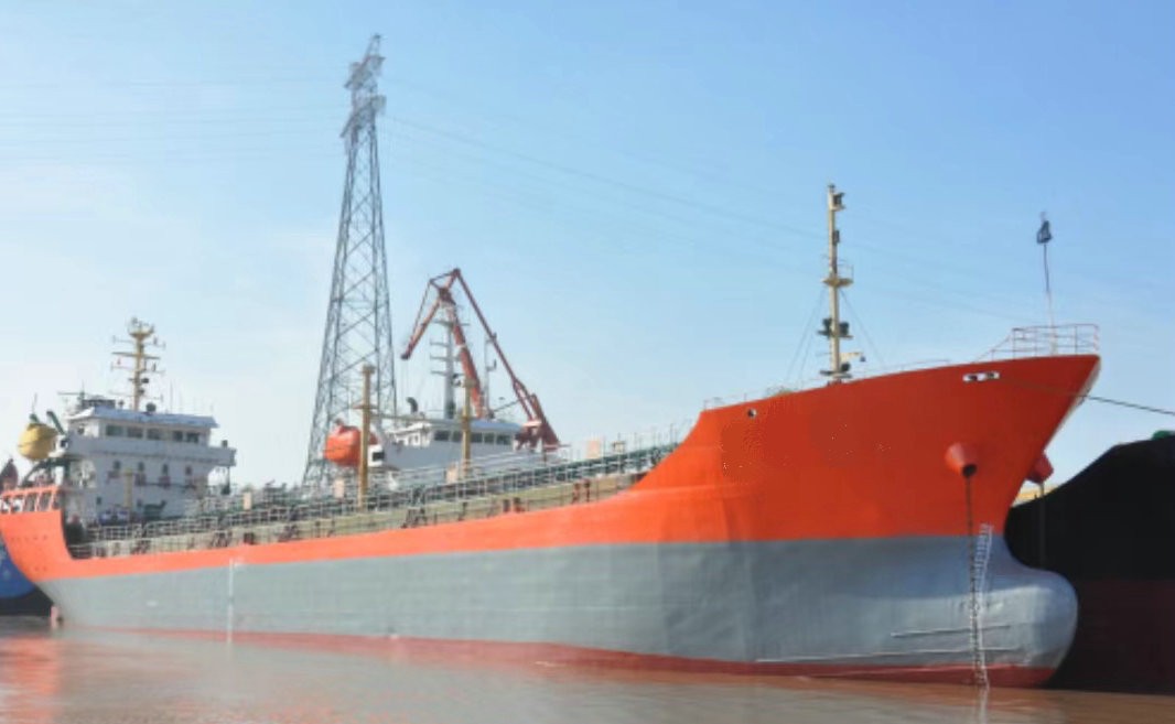 售：2005年近海4600吨一级油船