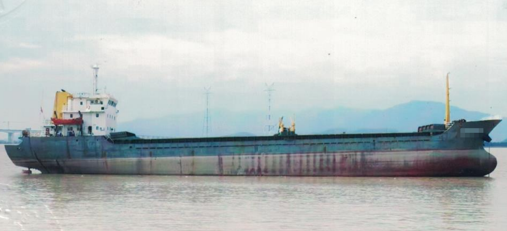 底价出售:【一般干货船】4000吨，2004年浙江造，刚保养