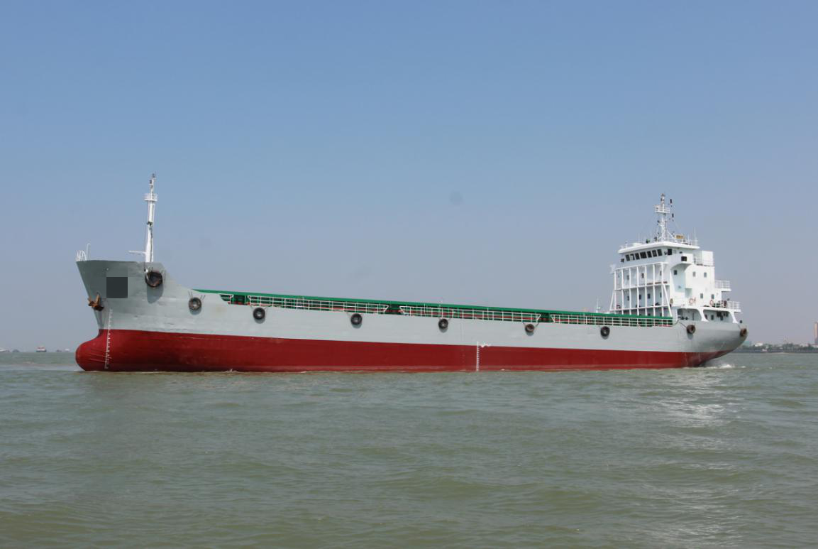 出售7586T沿海集装箱船