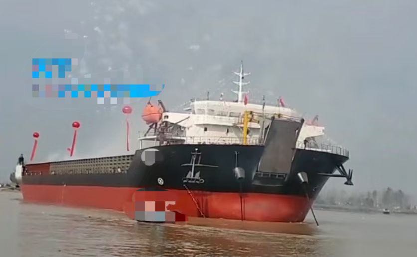 出售26000吨无限航区甲板船