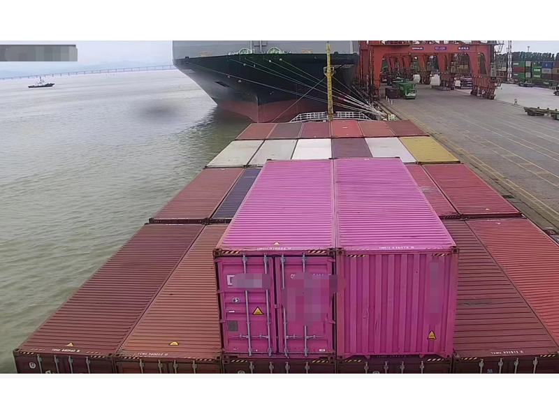 出售或出租:【集装箱船】4000吨275箱，2013年江苏造