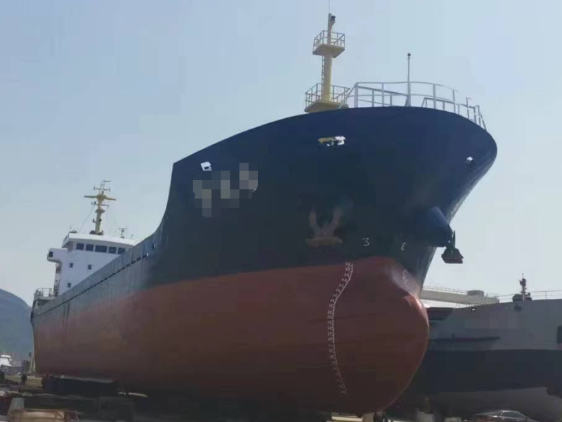 出售:【散货船】3330吨，2005年浙江造