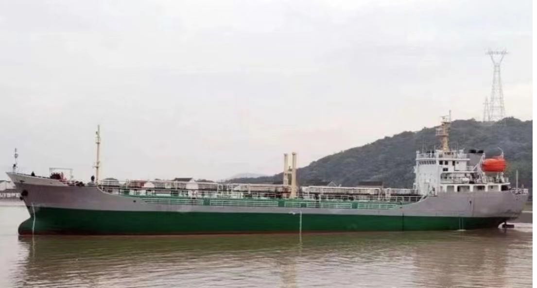 售2001年浙江造3500吨油船