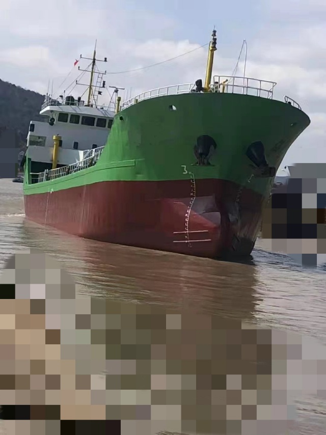 出售890吨近海加油船
