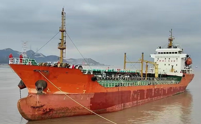 售：2011年近海4200吨一级油船