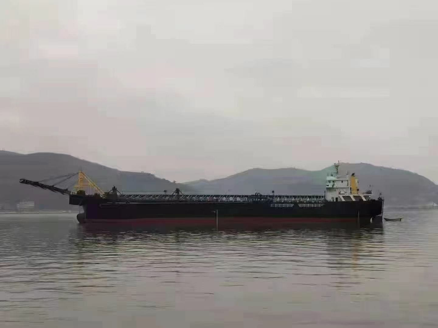 出售实载5600吨沿海自吸自卸沙船