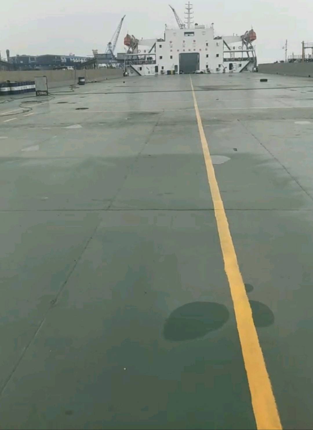 出售14200吨甲板驳前驾驶
