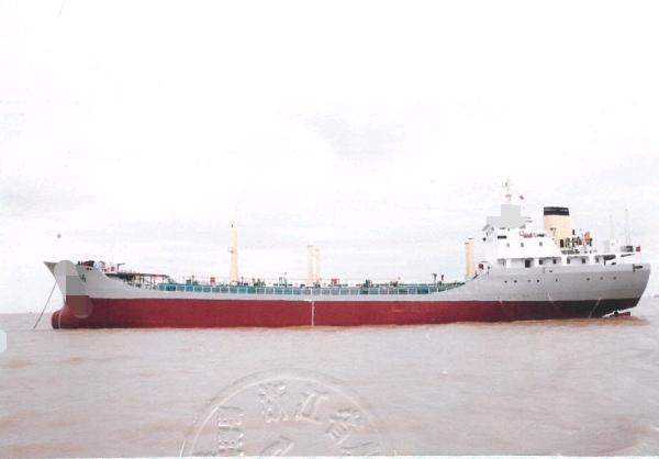 3300吨油船