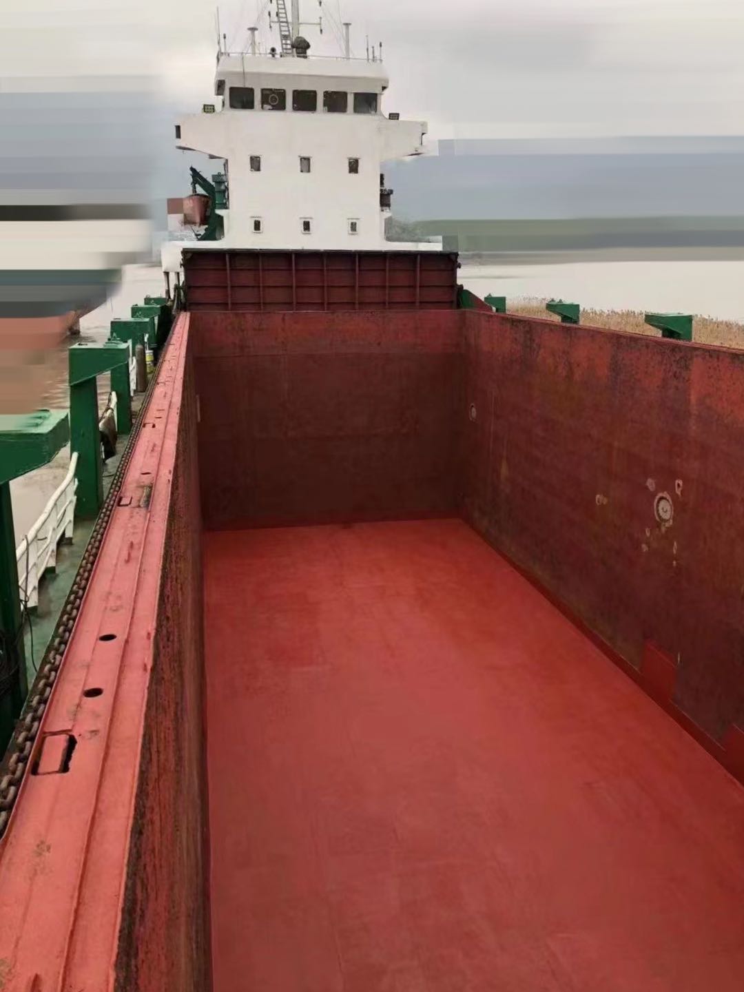 出售04年4433吨多用途集装箱船