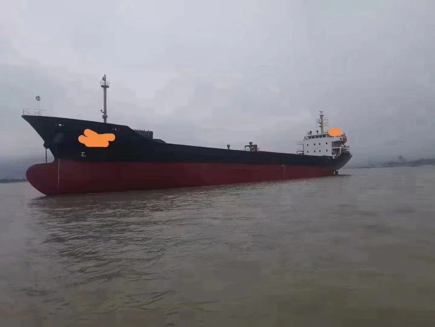 出售2012年5000吨外籍散货船
