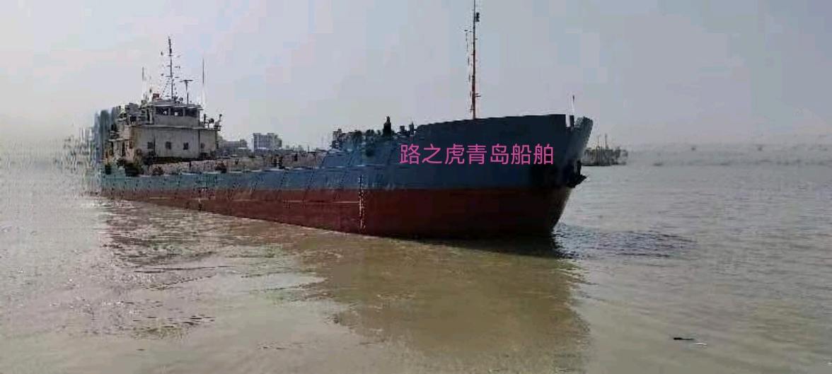 开体运泥船