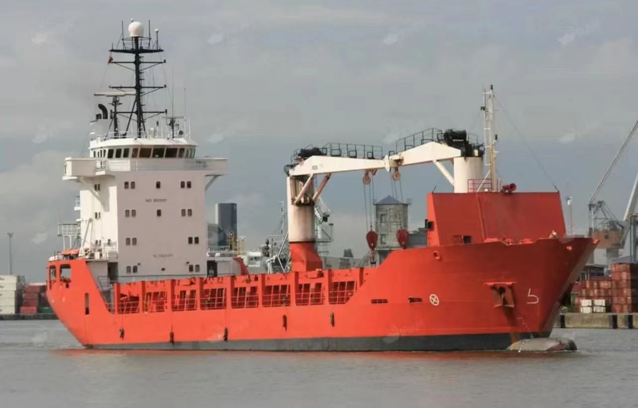 出售外贸3500吨多用途集装箱船