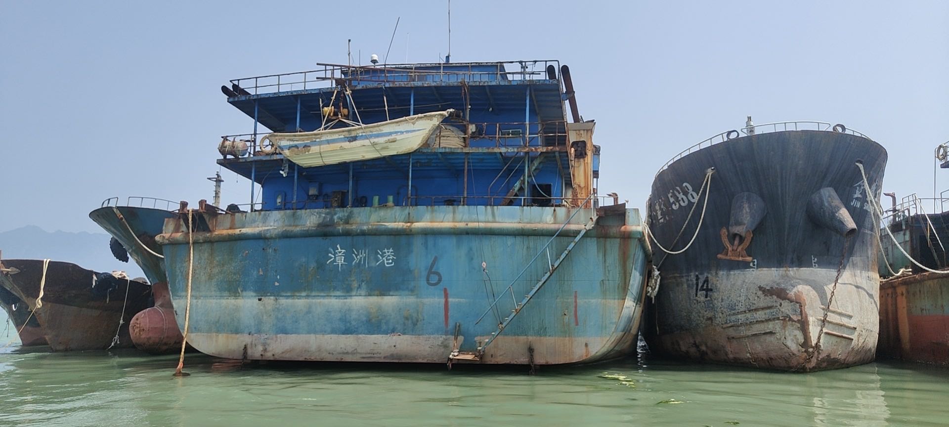 低价出售自吸自卸砂船，2012年造