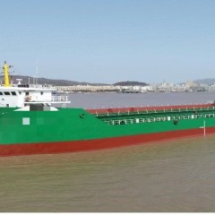 出售2500吨敞口集装箱船 2004年造