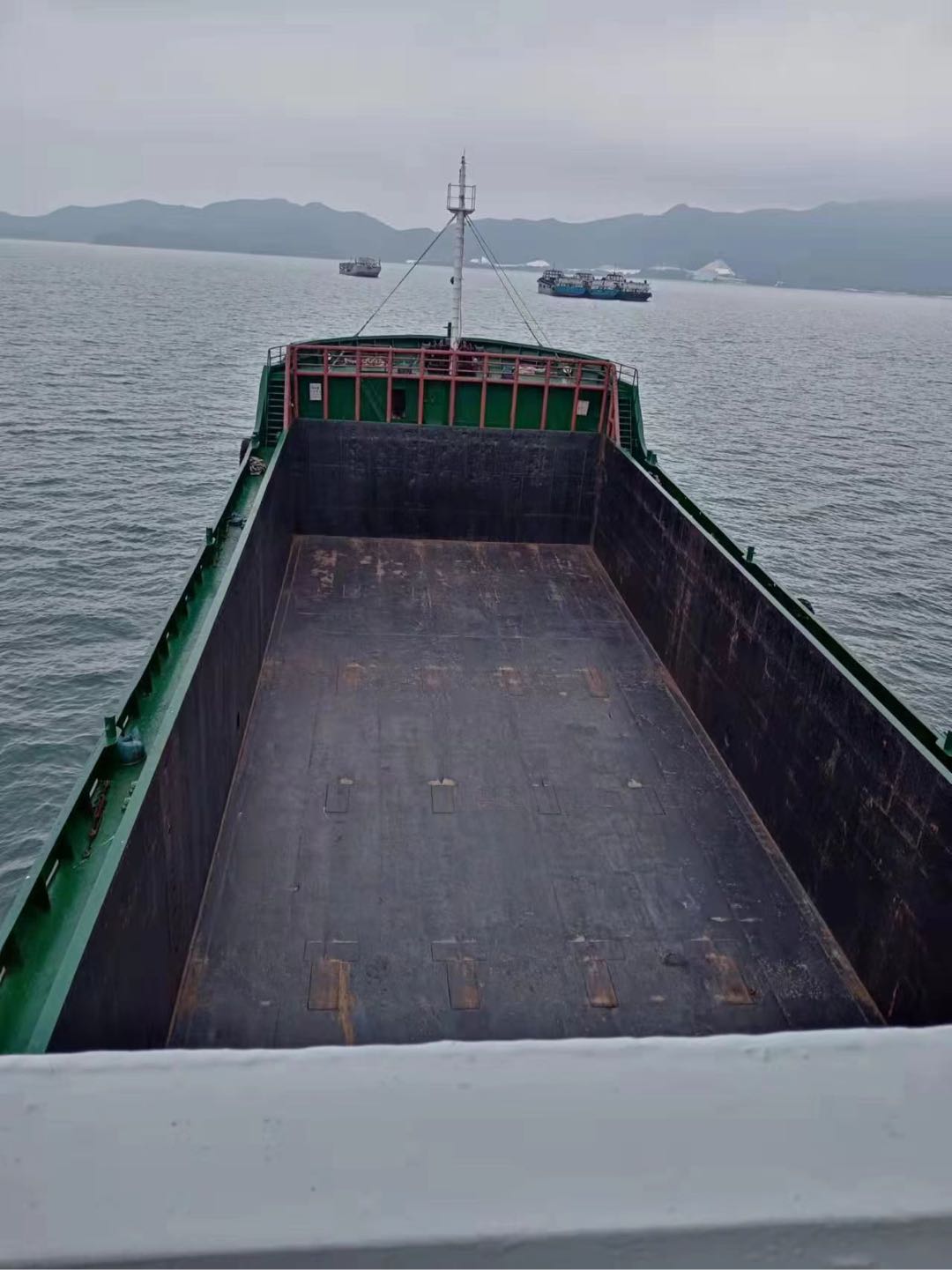 售浙江造1100吨后驾驶敞口式集装箱船