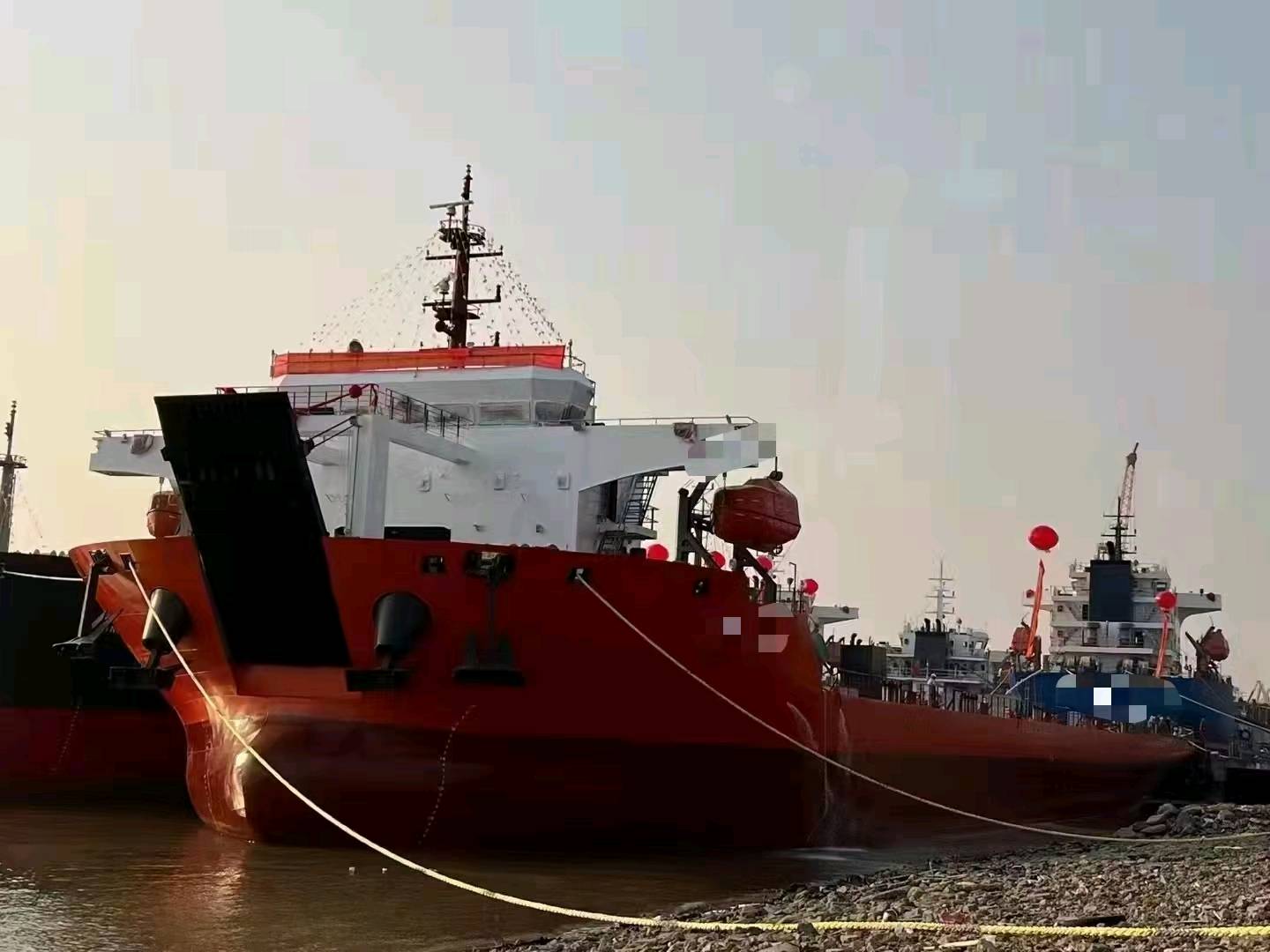 出售9300吨甲板驳集装箱船