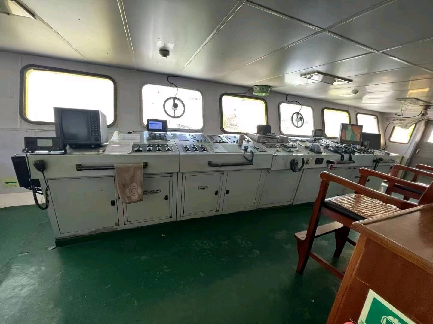 出售3750吨油船