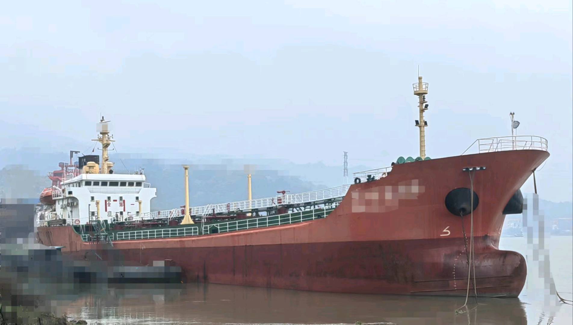 出售1000吨，2000吨，3000吨，5000吨正规油船