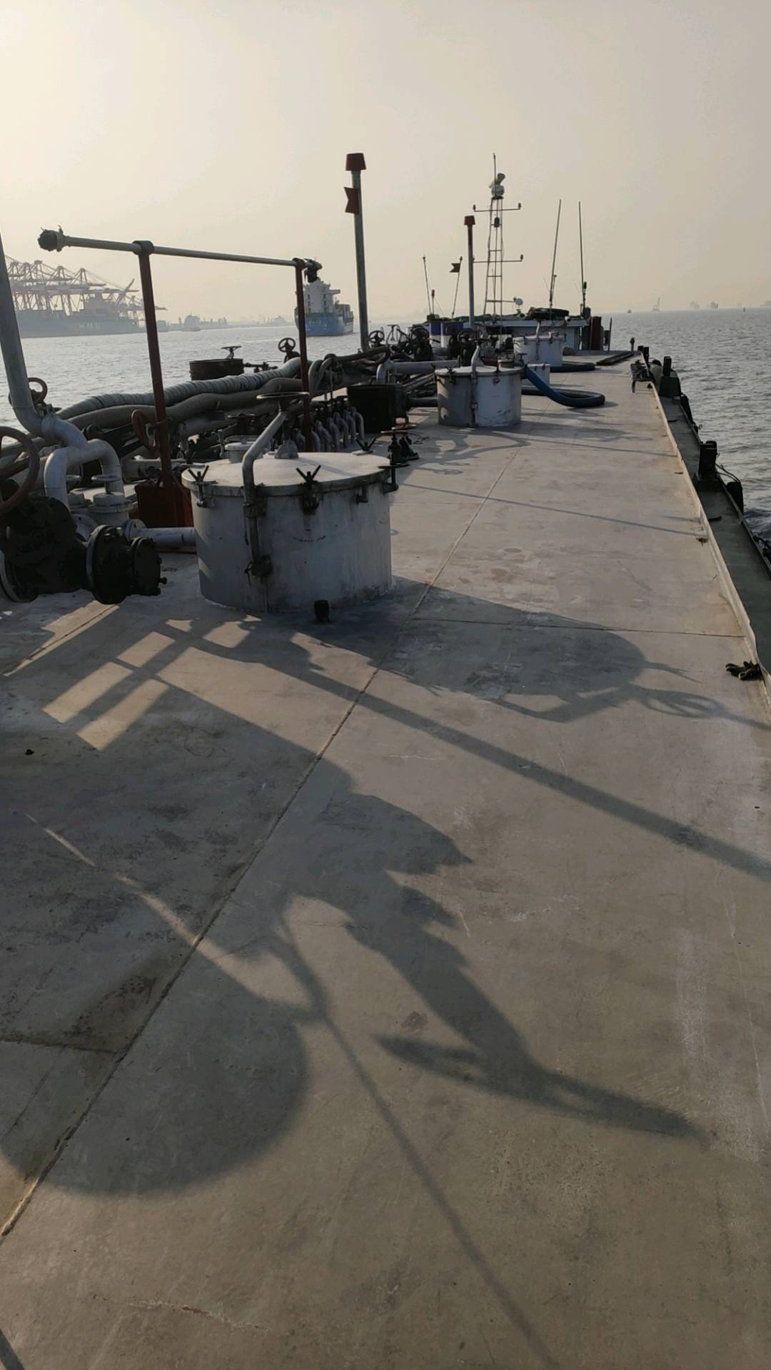 内河油船双底双壳（闪点>60°c）