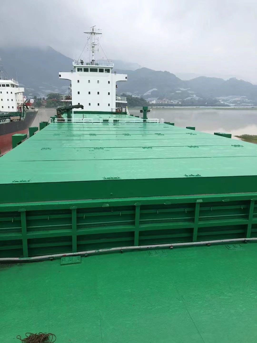 出售：5500吨双壳多用途集装箱船