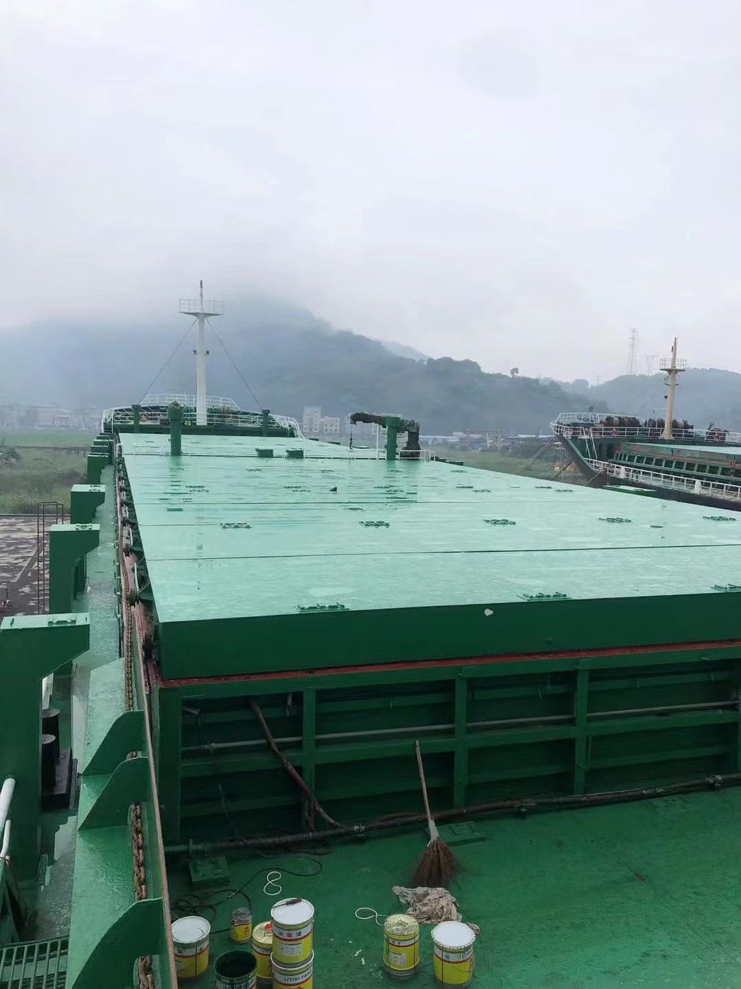 出售：5500吨双壳多用途集装箱船
