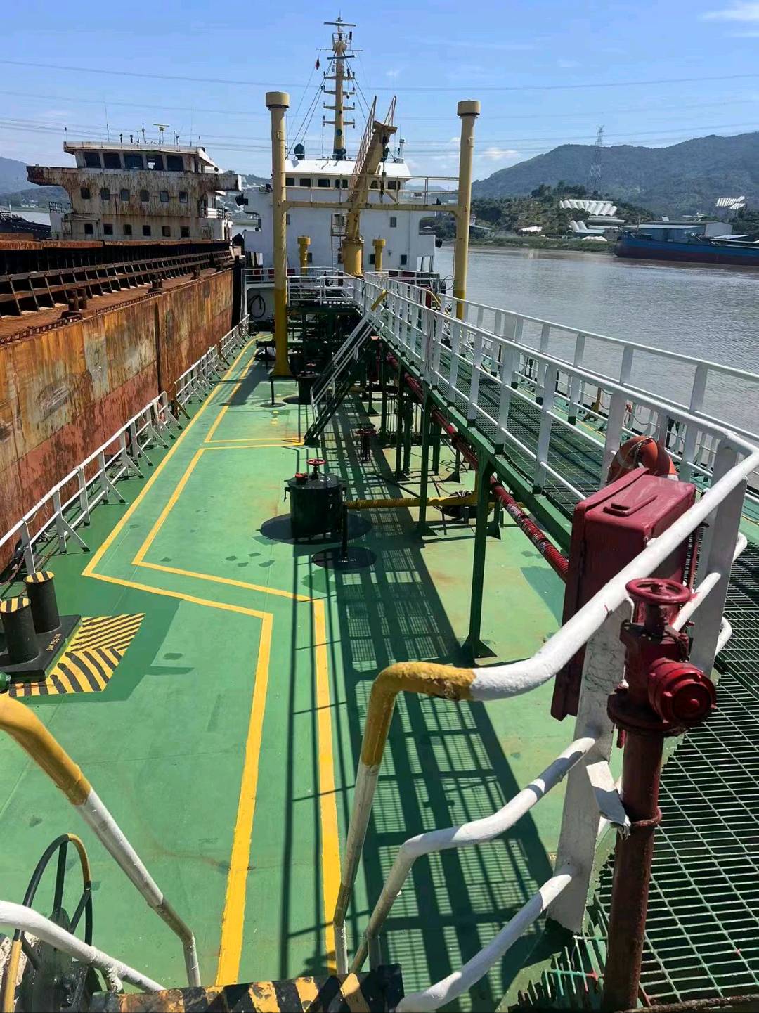 出售1000t，2000t，3000t油船