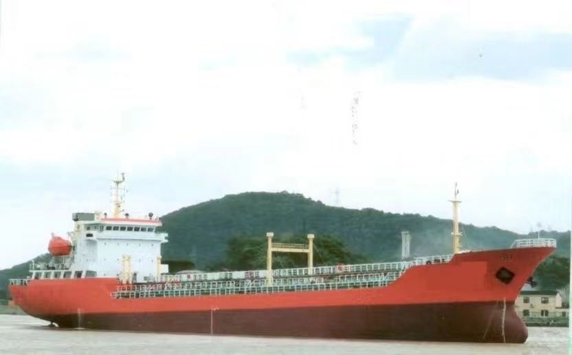 出售4708吨双壳油船