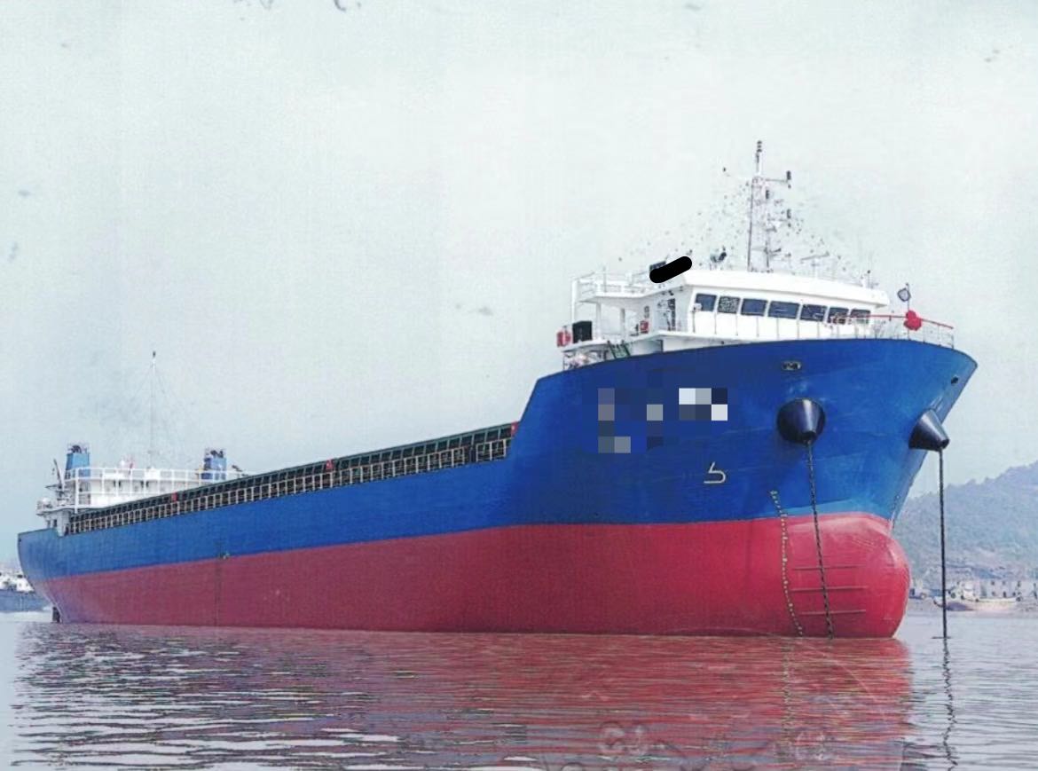 出售10400吨集装箱船