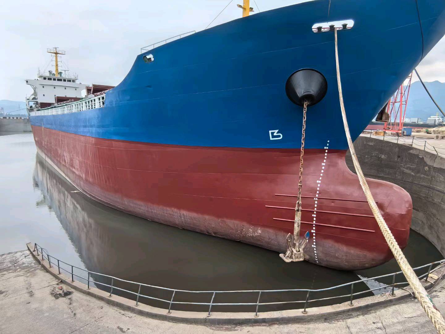 出售8700吨散货船双壳结构