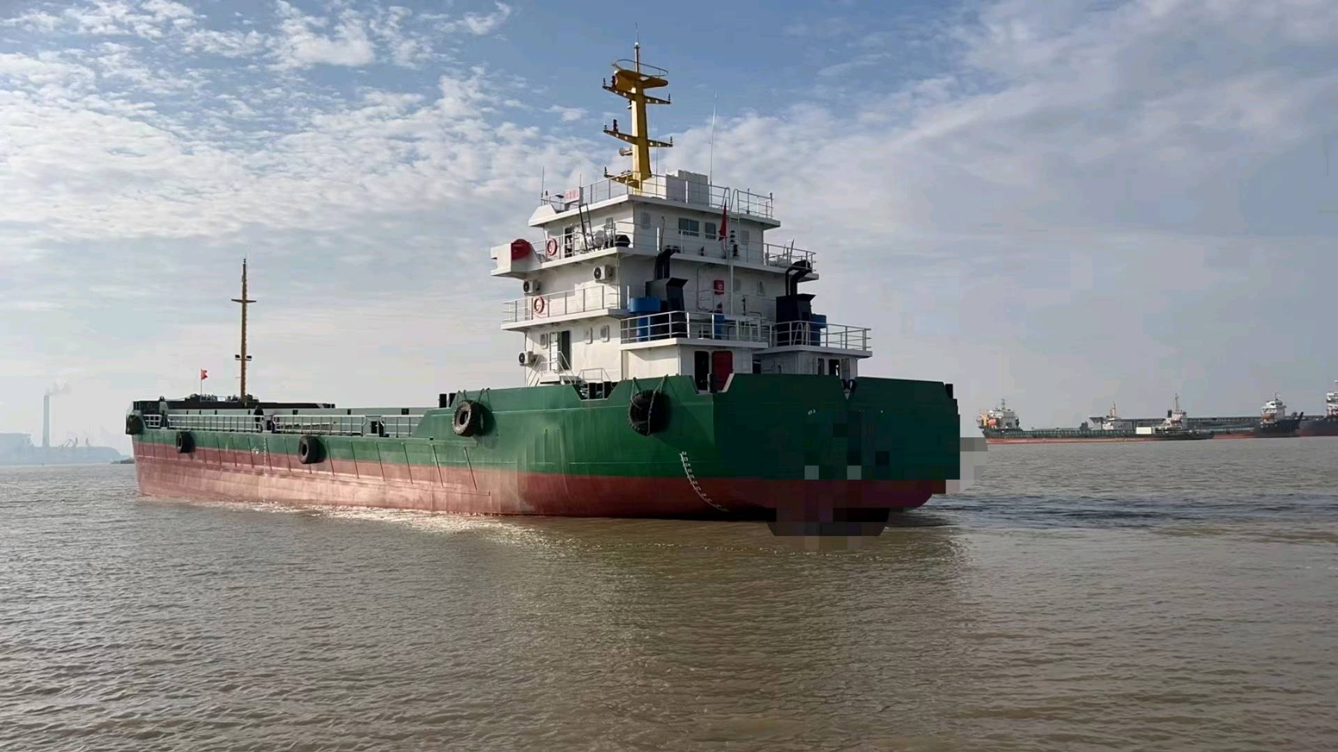 出售/出租2023年国内ZC检验2400方开体驳船 船舶类型：开体驳船 建造地：江苏