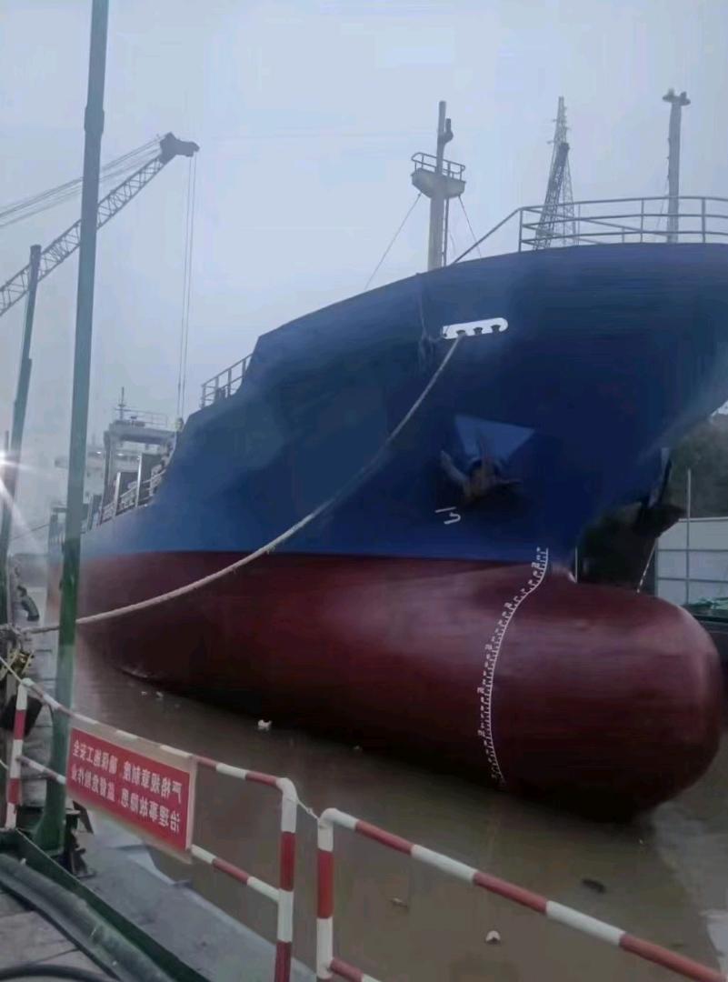 6400吨集装箱船