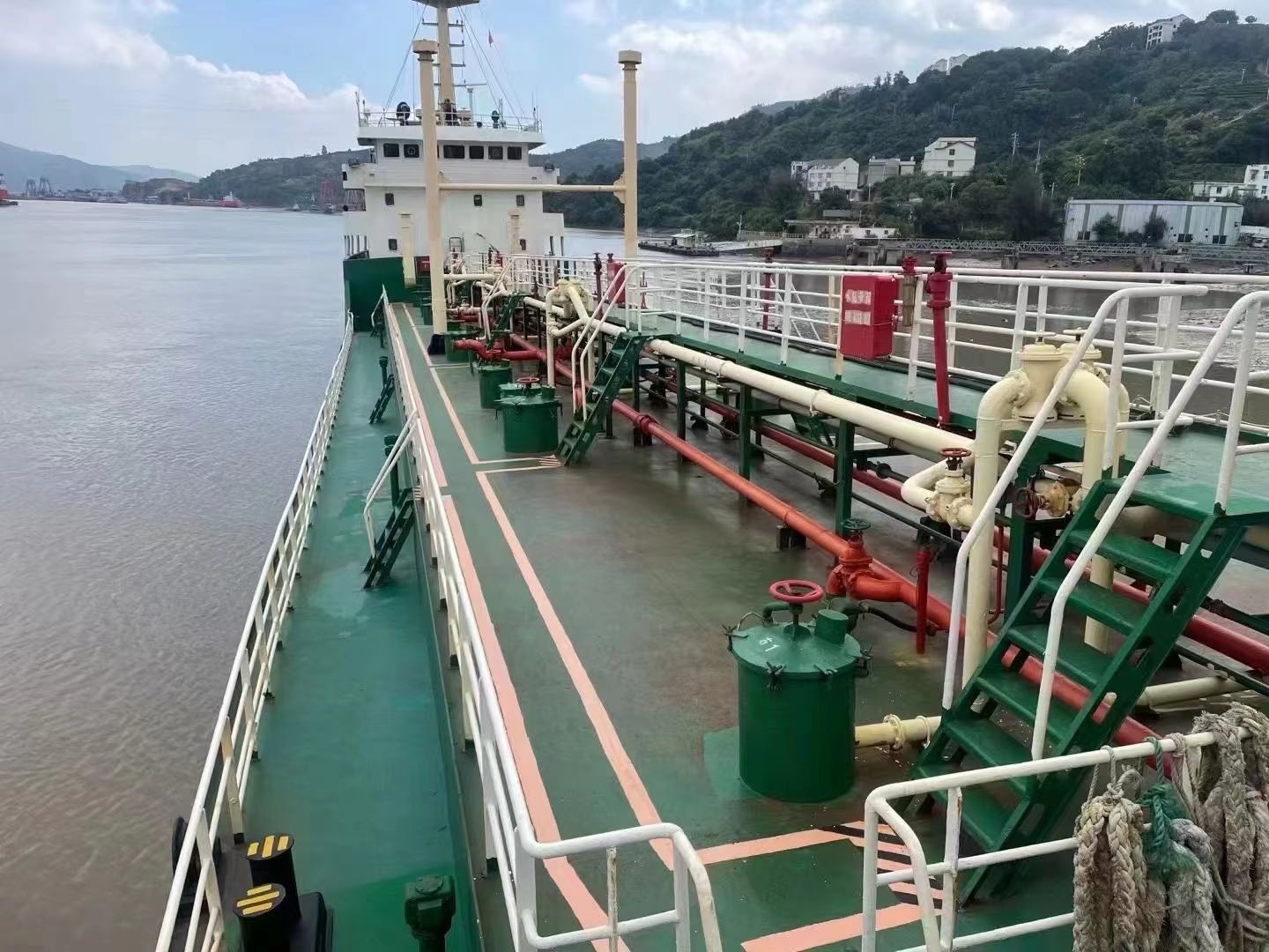 出售2006年浙江造 载重吨2607吨一级成品油船